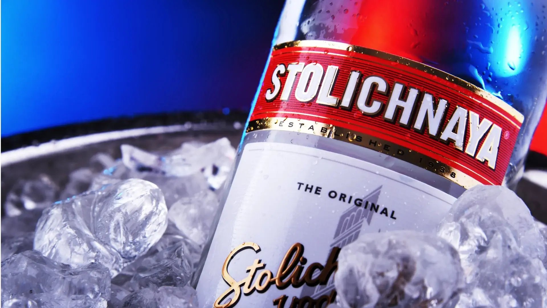 Stoli-vodka-rocks